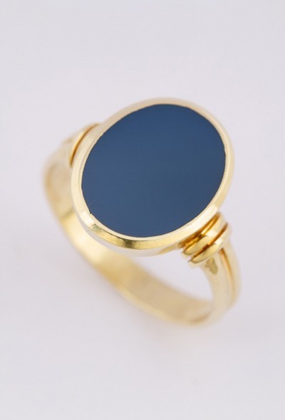 Gouden ring met blauw lagen steen