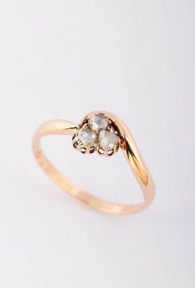 Antieke gouden slag ring met diamanten