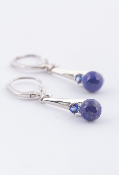 Wit gouden oorhangers met saffier en lapis lazuli