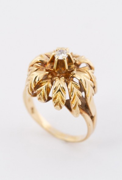 Gouden bloem ring met een briljant