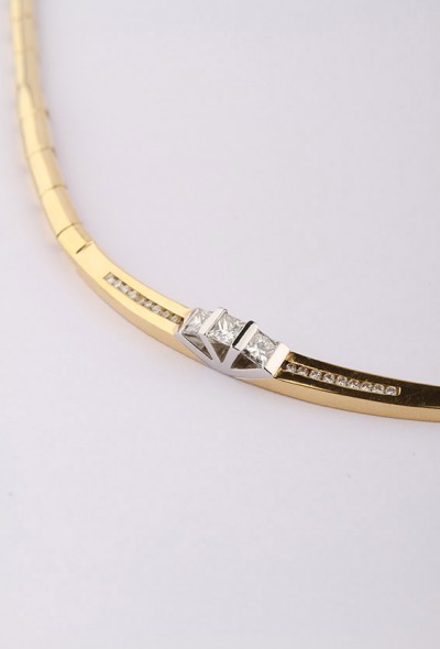 18 krt. gouden collier met briljant